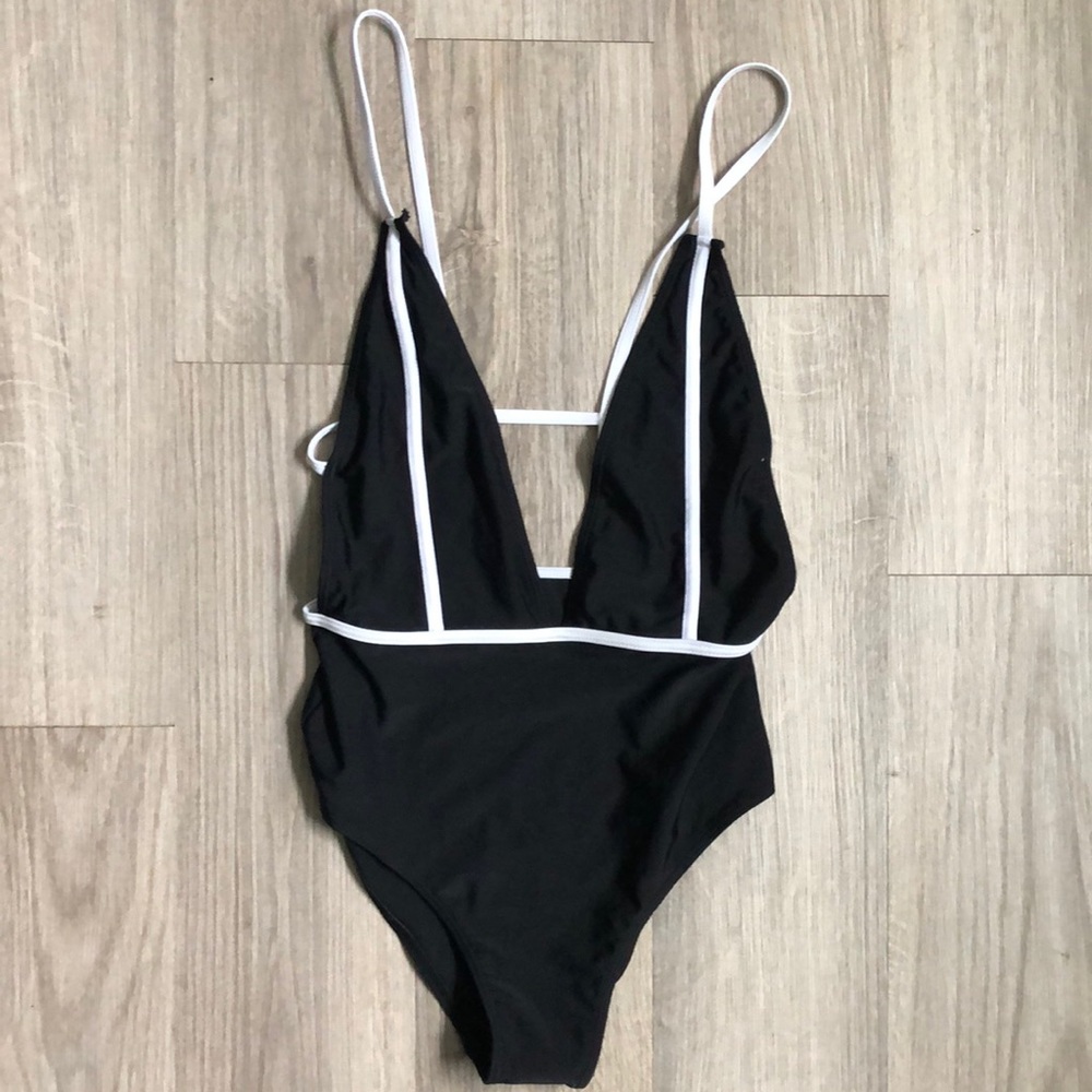 SOLD on Ⓜ️ Swimsuit 👙